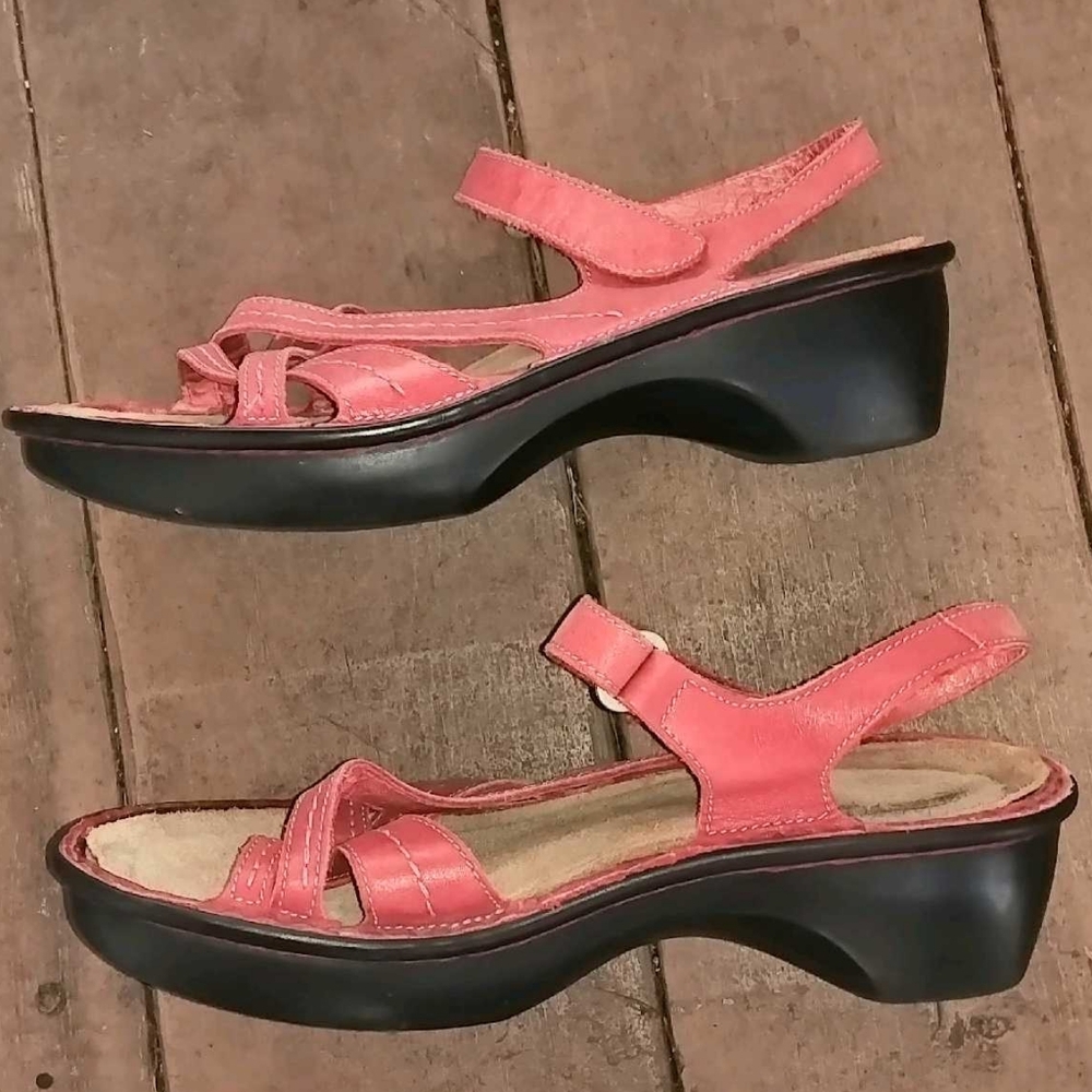 Naot Paris Strappy sandals.